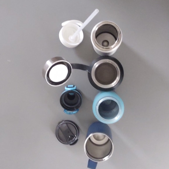 4 WATER BOTTLES - Picture 3 of 3